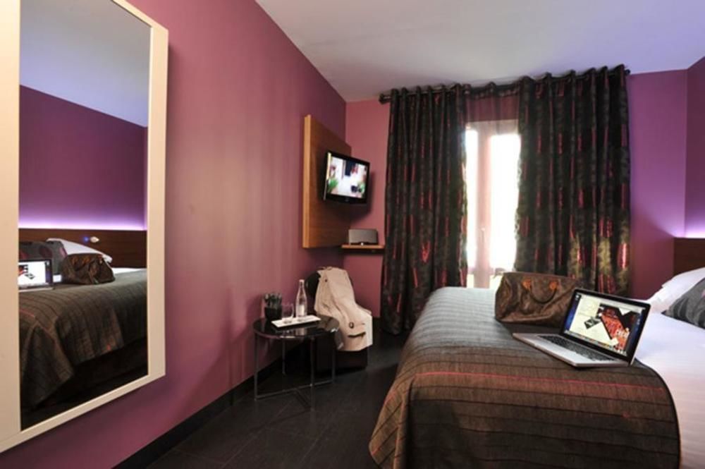 Hotel Full Colors Craponne Exteriör bild