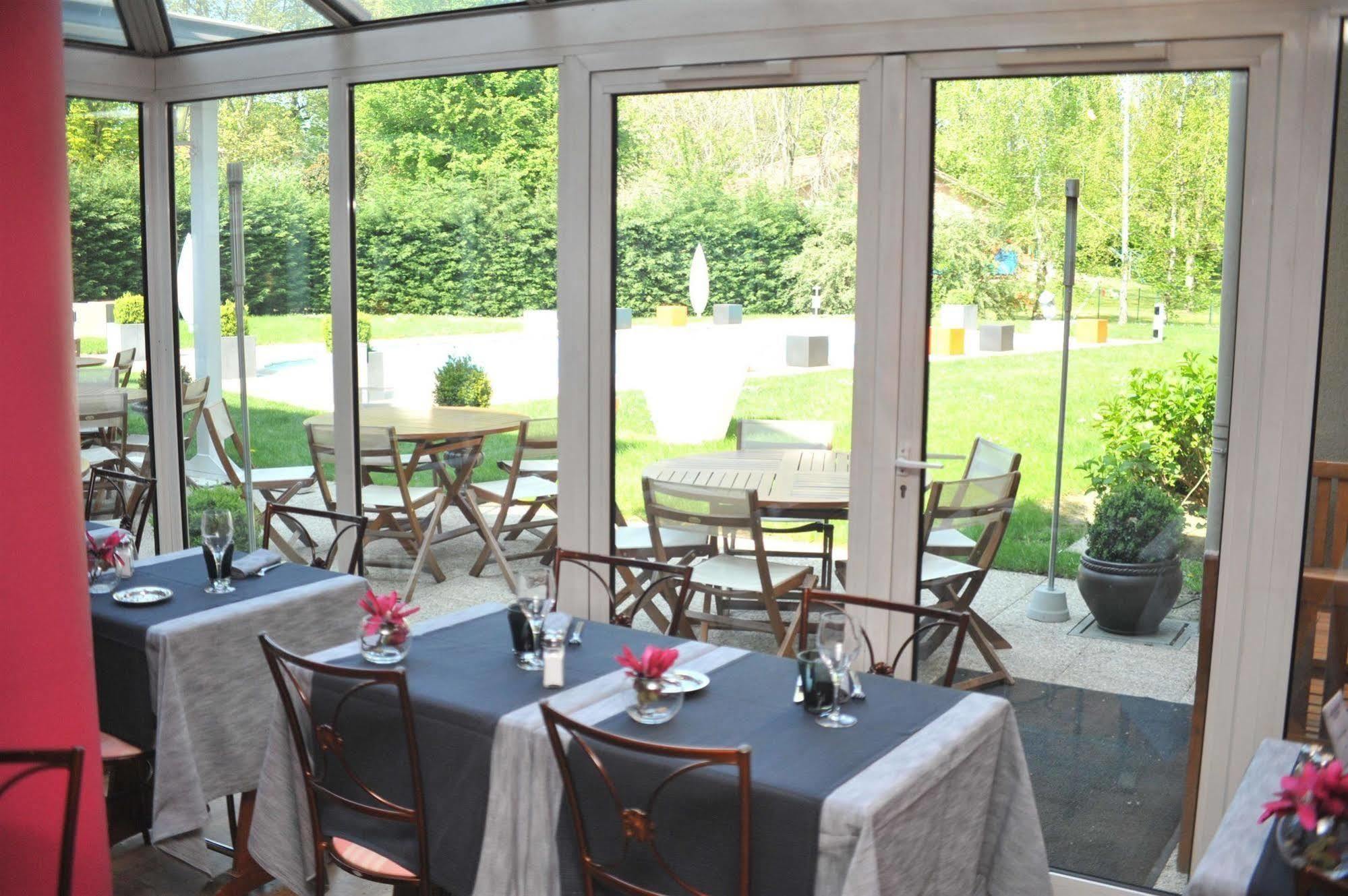 Hotel Full Colors Craponne Restaurang bild